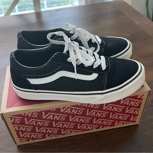 Boy’s Vans Old Skool Sneakers